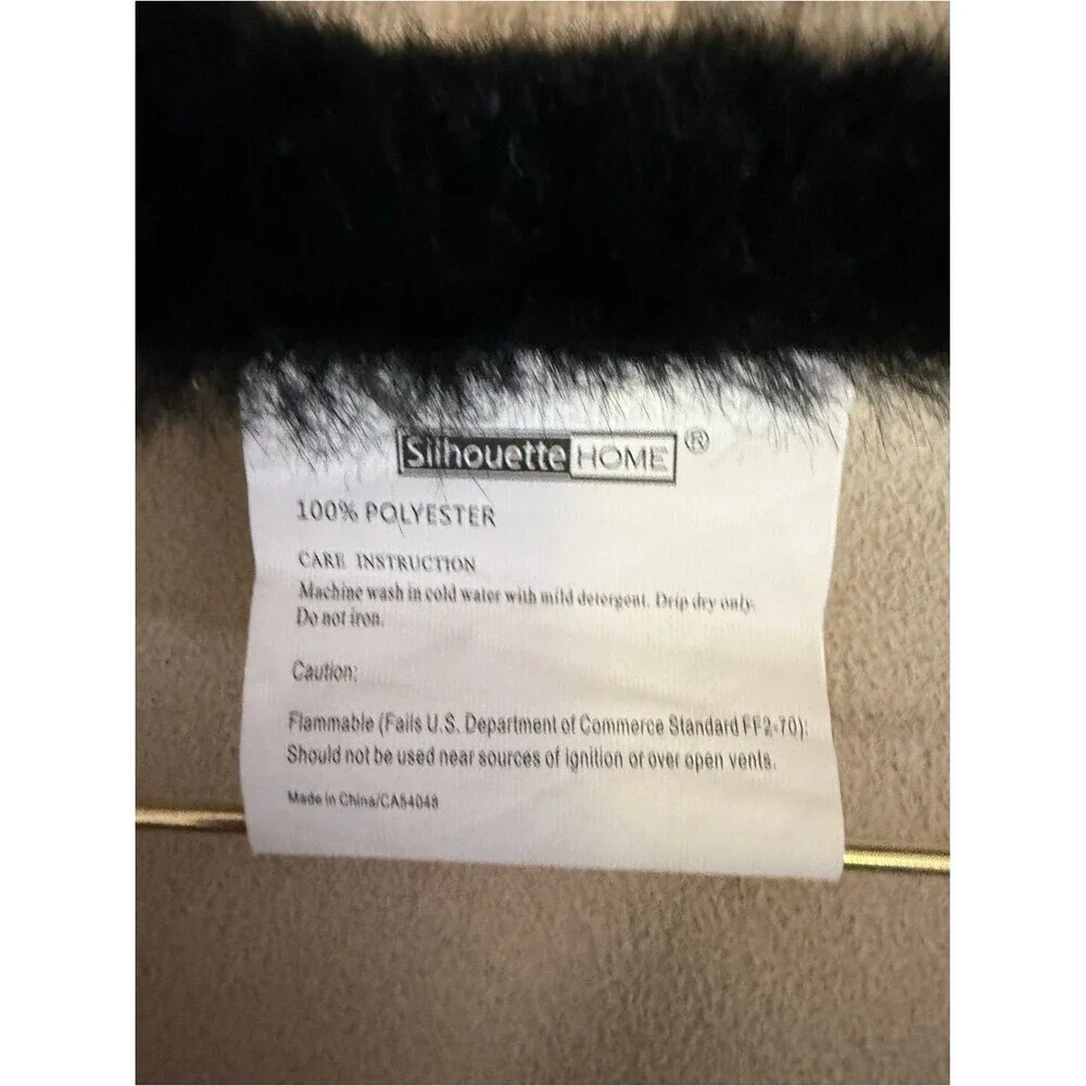 Silhouette homes rug mat faux fur black furry square mat